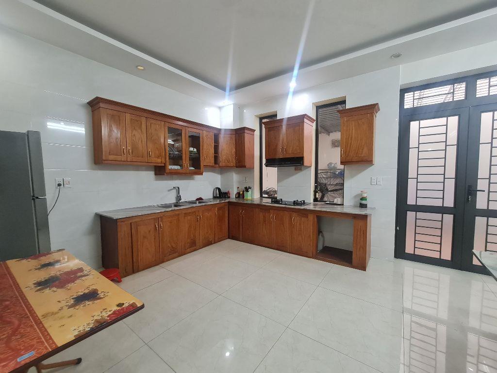 Cho thuê nhà mặt phố Hà Tiên, Liên Bảo, Vĩnh Yên. Giá 20tr/tháng