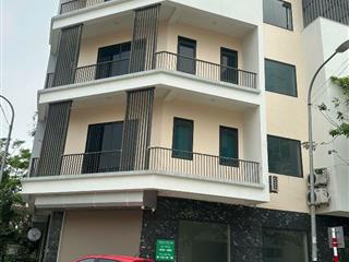 Cho thuê căn góc 2 mặt tiền tại Tích Sơn, Vĩnh Yên. DT 100m2