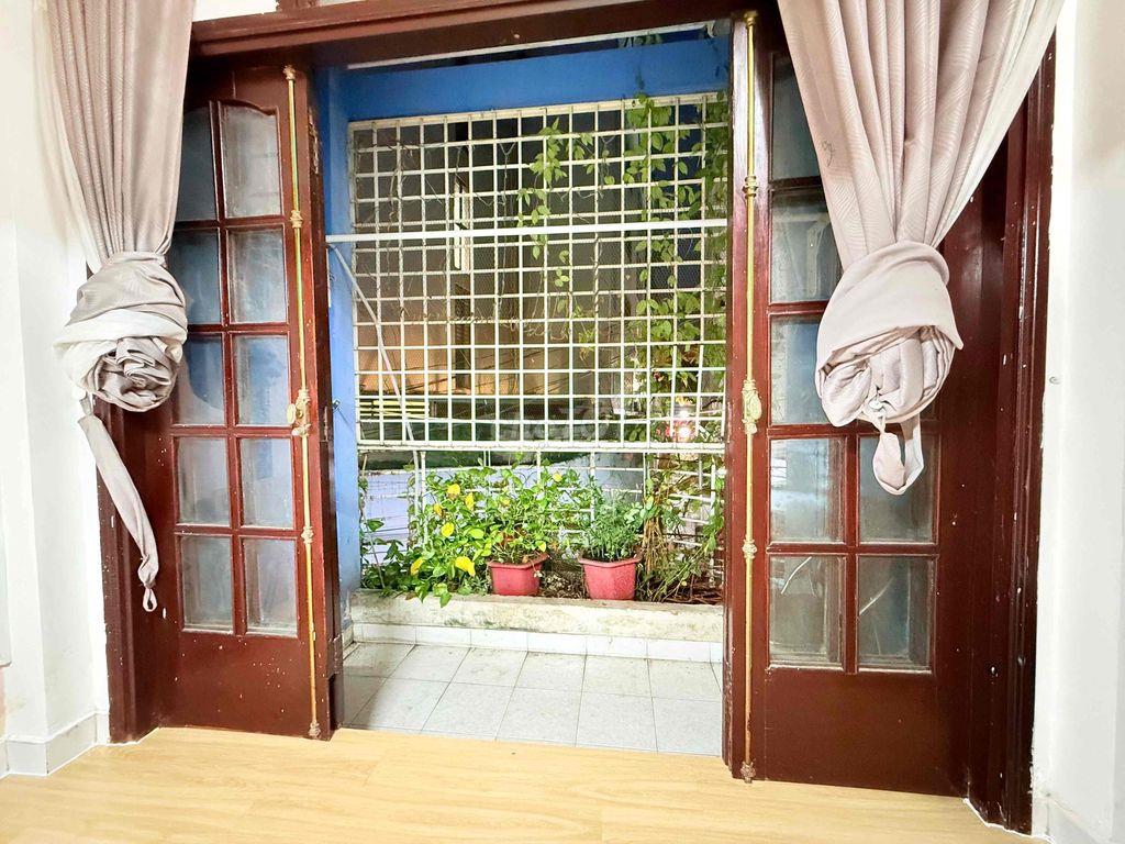 Chính chủ cho thuê căn 2PN Ban Công Bếp Riêng giá rẻ
