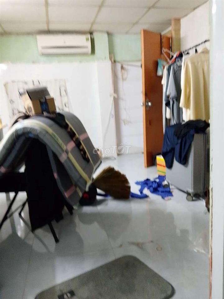 nhà đối diện bx miền đông