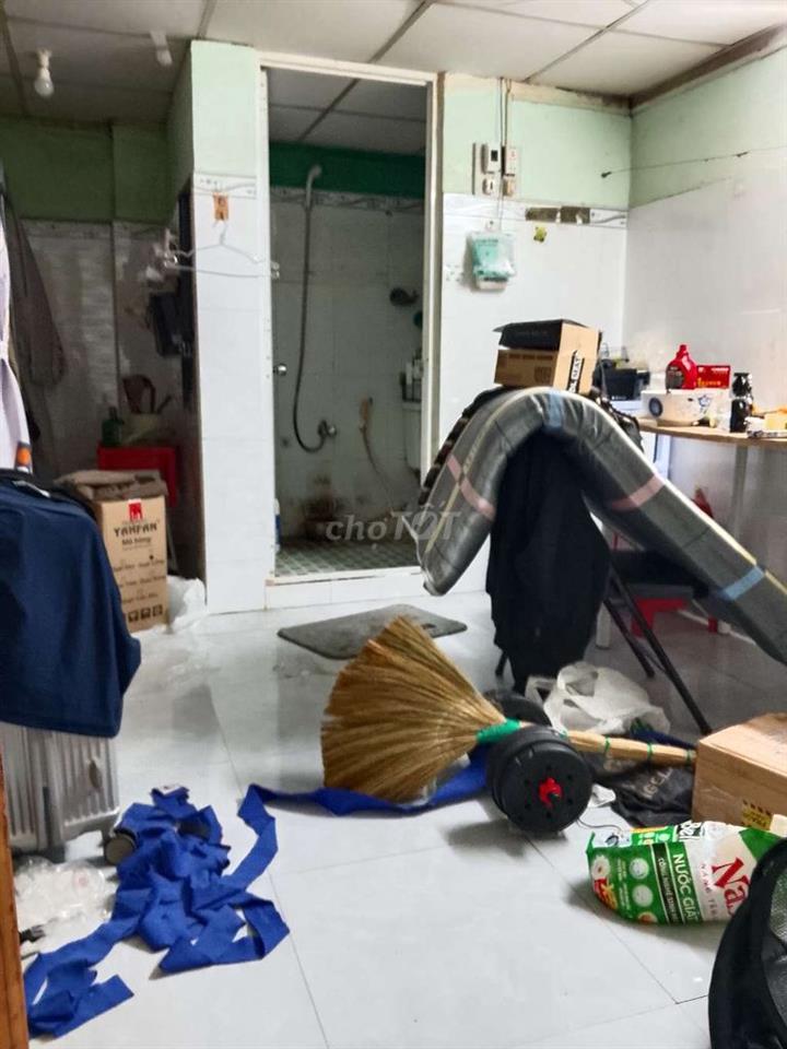 nhà đối diện bx miền đông