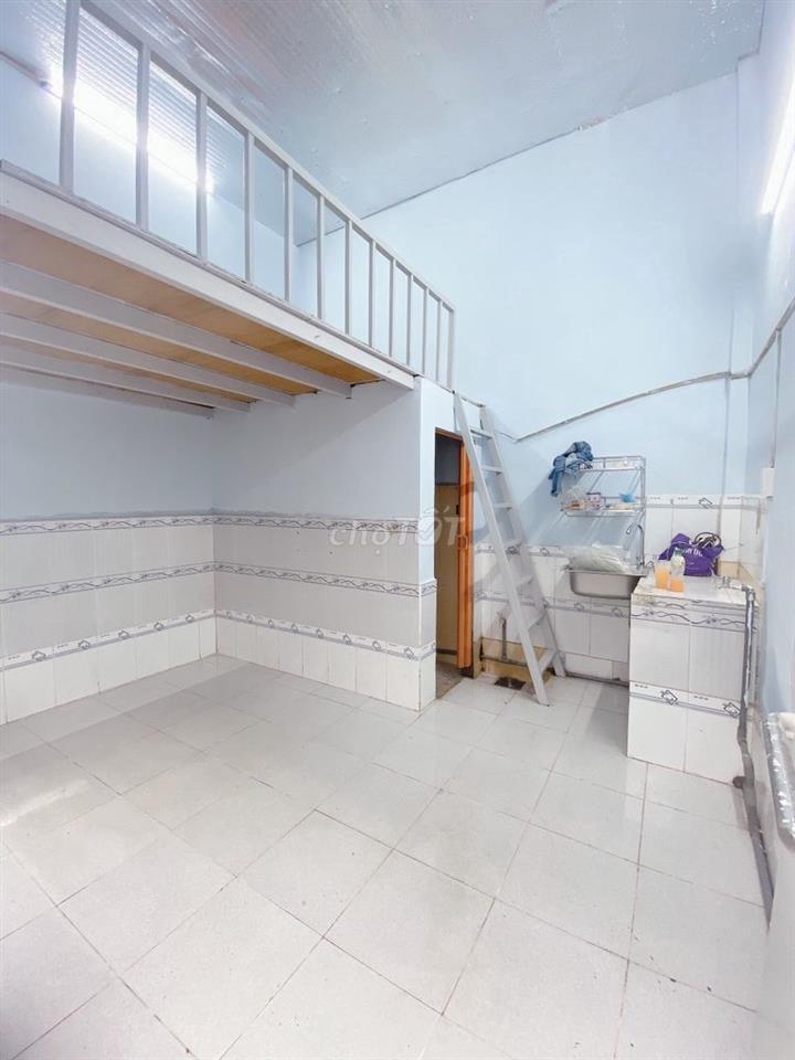 Phòng mới sạch sẽ, gần cầu Bình Lợi