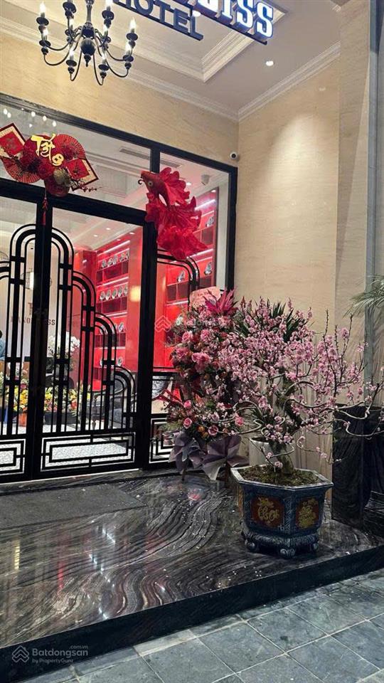 Bán khách sạn mặt phố cổ hoàn kiếm, hàng thiếc 30 phòng dòng tiền 600 triệu/tháng