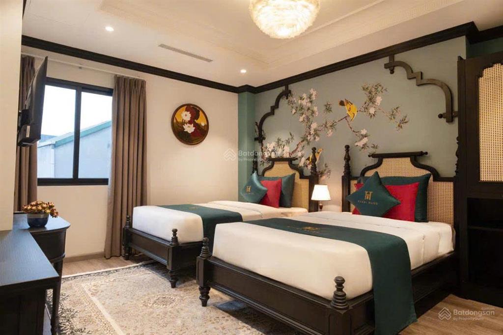 Bán khách sạn mặt phố cổ hoàn kiếm, hàng thiếc 30 phòng dòng tiền 600 triệu/tháng