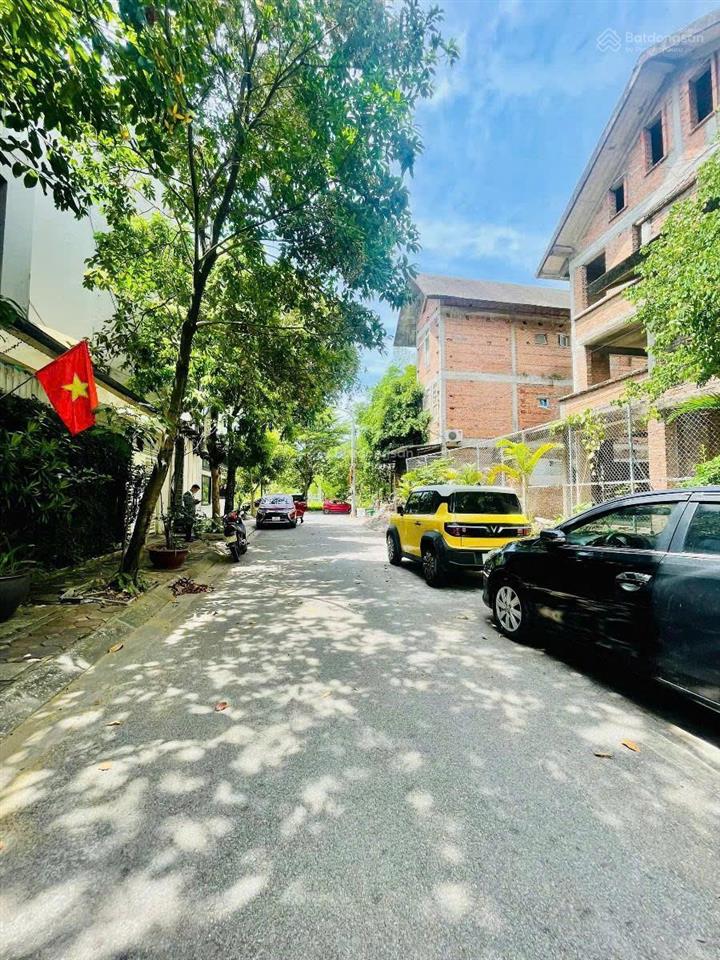 Siêu phẩm hoàng thế thiện sài đồng 303m sân vườn 3 mặt thoáng