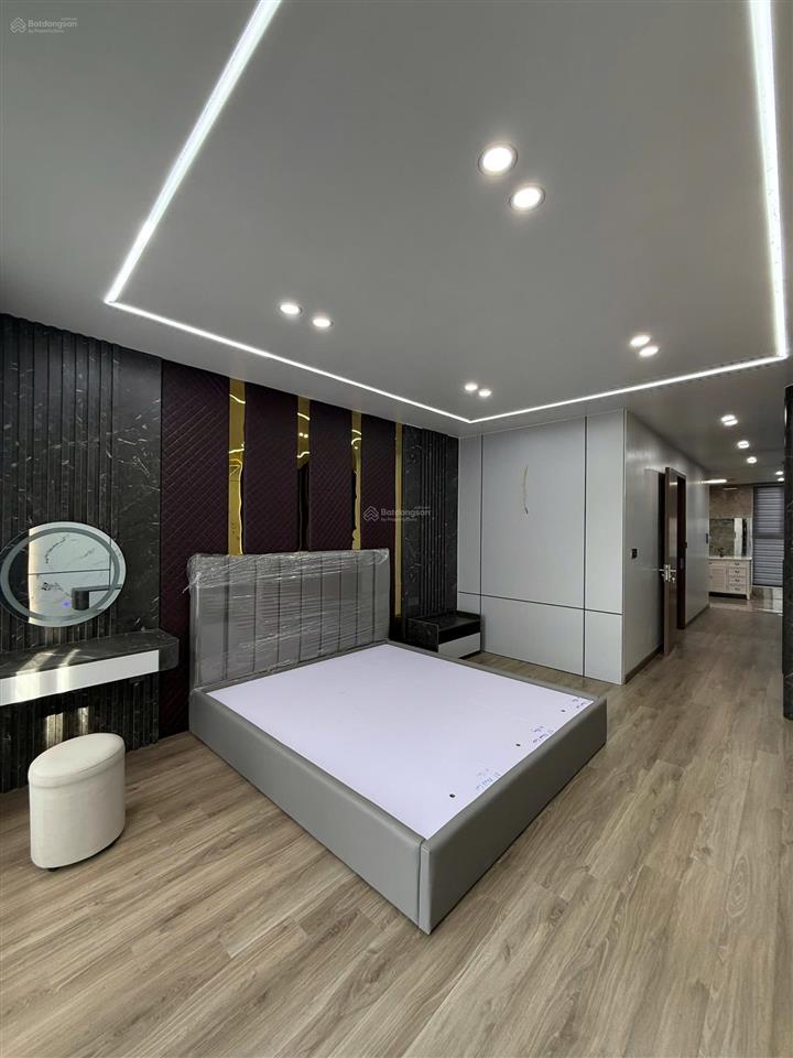 Bán nhà ngọc thụy, long biên, kinh doanh diện tích 60m2, 8 tầng thang máy, gara ô tô, full nội thất