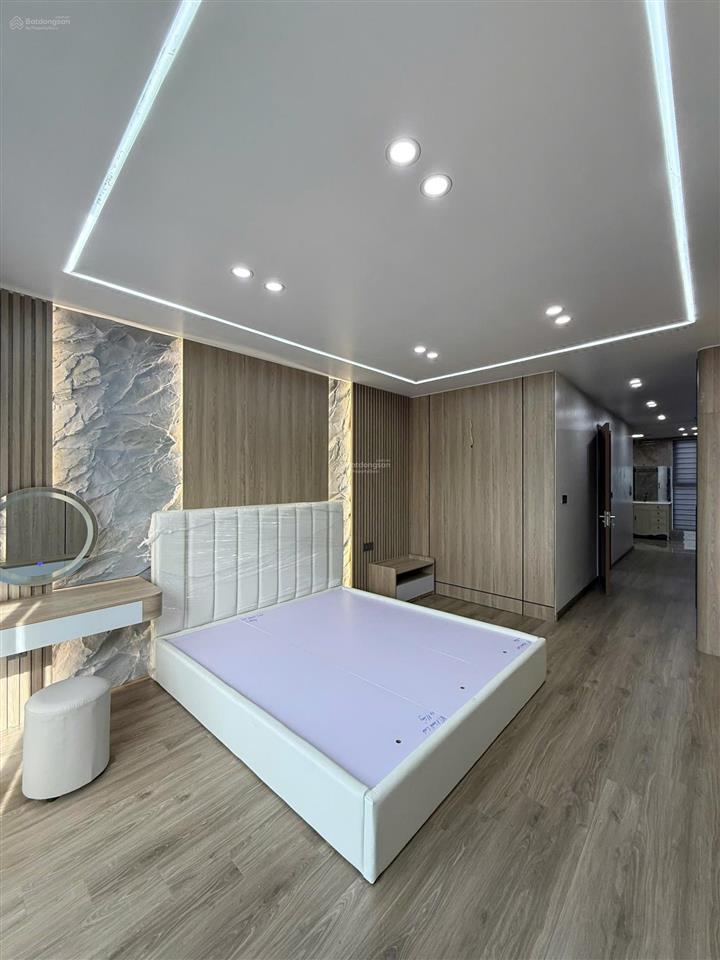 Bán nhà ngọc thụy, long biên, kinh doanh diện tích 60m2, 8 tầng thang máy, gara ô tô, full nội thất