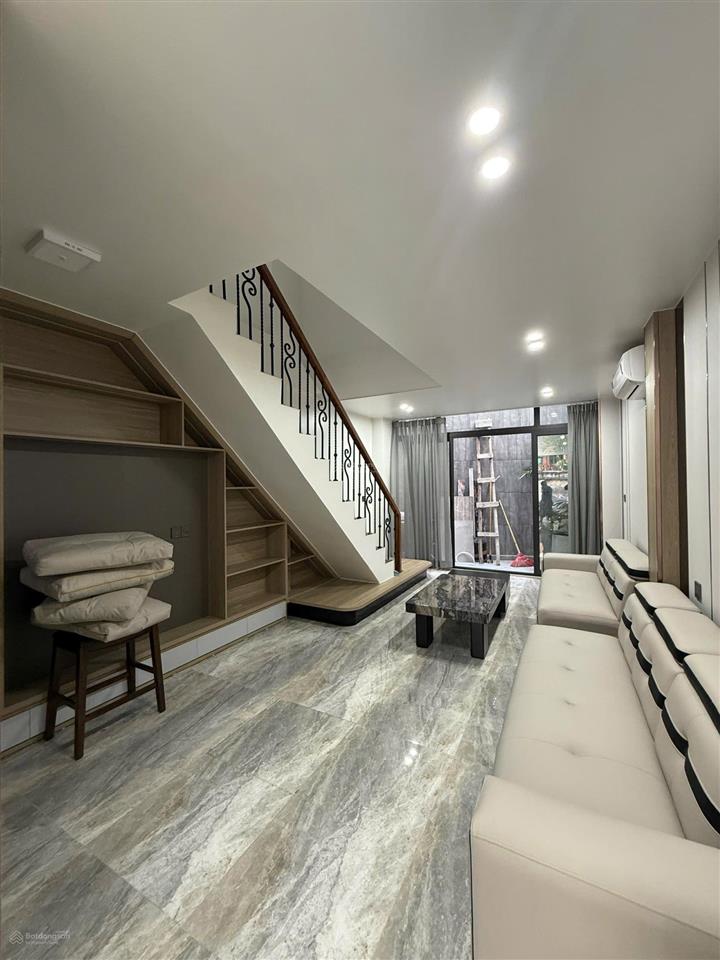 Bán nhà ngọc thụy, long biên, kinh doanh diện tích 60m2, 8 tầng thang máy, gara ô tô, full nội thất