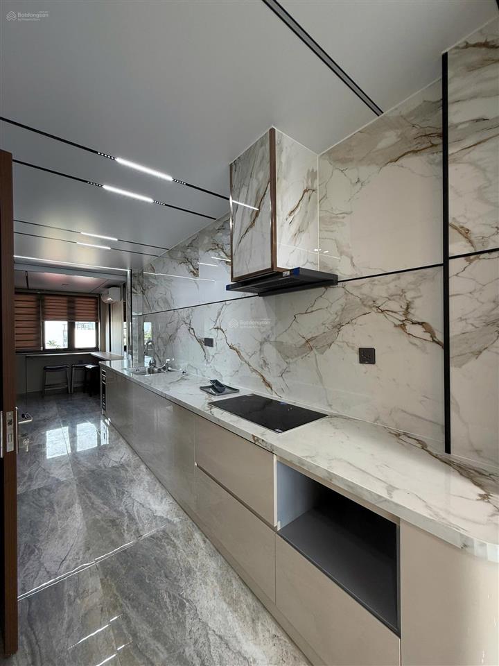 Bán nhà ngọc thụy, long biên, kinh doanh diện tích 60m2, 8 tầng thang máy, gara ô tô, full nội thất