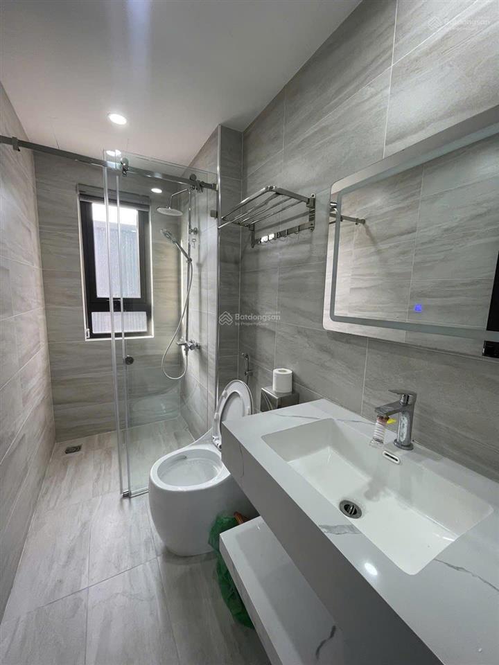 Bán nhà 6 tầng thang máy 15,x tỷ phúc đồng lb, ô tô thông gần sân golf