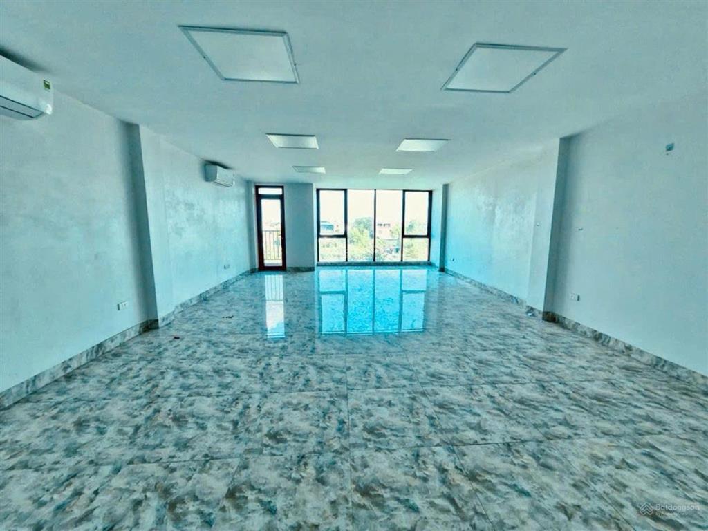 Mặt phố nam đuống long biên  66m2, 5 tầng, mt rộng 5,5m, kinh doanh sầm uất chỉ 25,5 tỷ