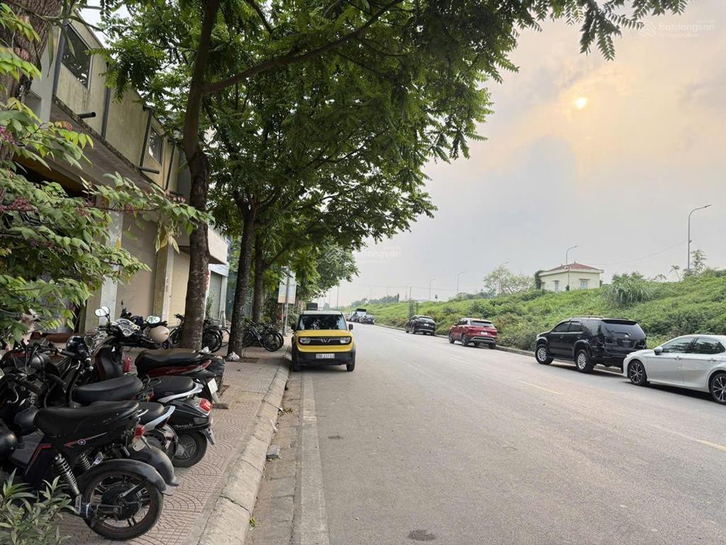Nhà mặt phố nam đuống long biên 110m2  thang máy, view sông, giá đầu tư chỉ 35 tỷ