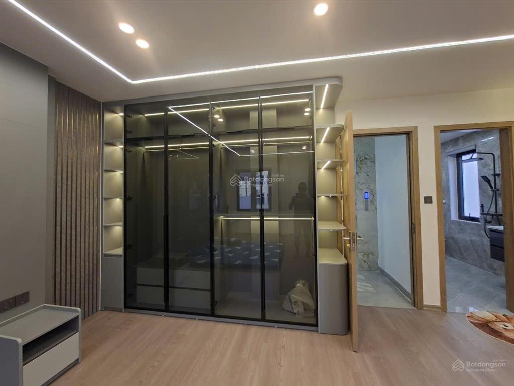 Bán nhà nguyễn văn cừ 110m2 giá 15,9 tỷ thang máy 7 tầng sân vườn, gần đường ô tô