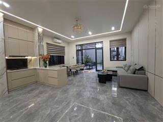 Bán nhà nguyễn văn cừ 110m2 giá 15,9 tỷ thang máy 7 tầng sân vườn, gần đường ô tô