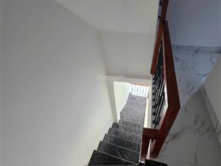 Bán nhà gia quất kinh doanh 4 tầng 13,6 tỷ view sân bóng vỉa hè