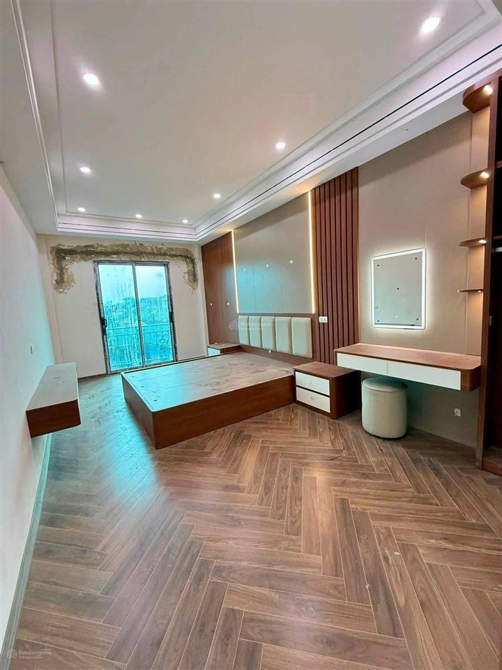 Hiếm! nhà 7 tầng thang máy ngõ 93 thạch bàn  ô tô tránh  full nội thất  đông nam  11 tỷ
