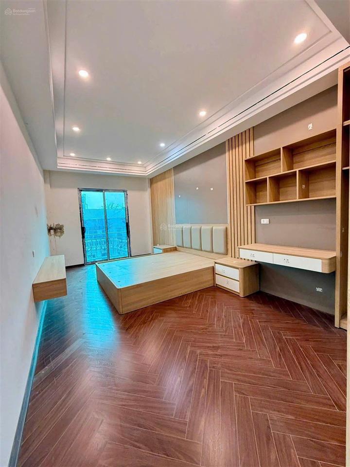 Hiếm! nhà 7 tầng thang máy ngõ 93 thạch bàn  ô tô tránh  full nội thất  đông nam  11 tỷ