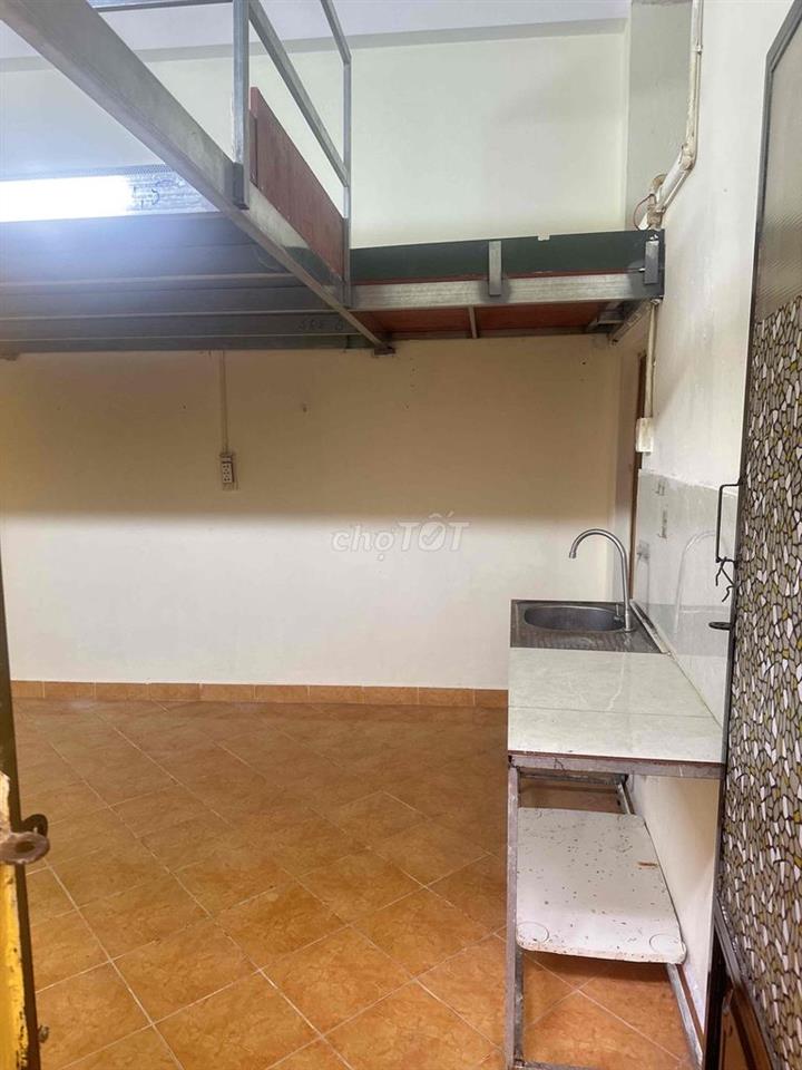 phòng trọ 14 m2 , có gác, tầng trệt