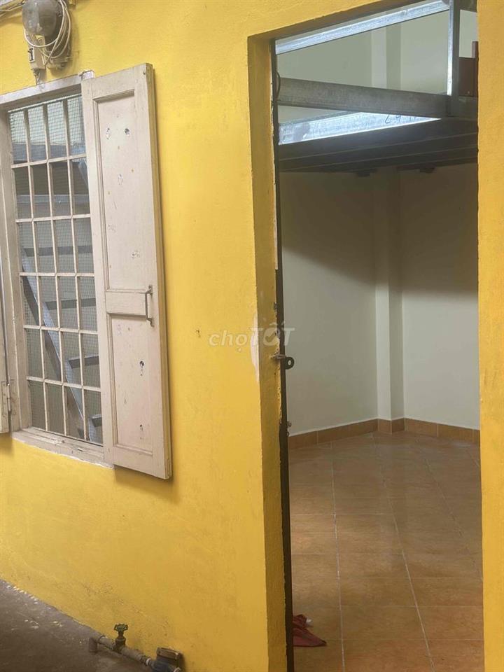 phòng trọ 14 m2 , có gác, tầng trệt