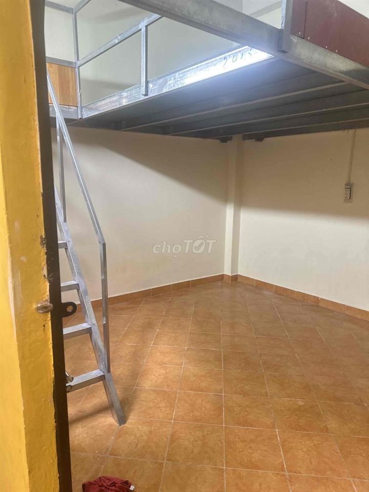 phòng trọ 14 m2 , có gác, tầng trệt
