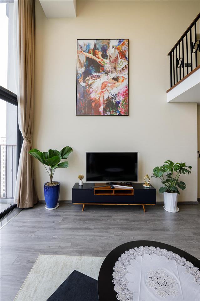 Cho thuê căn hộ cao cấp pentstudio diện tích 92 m2, view hồ, full nội thất giá 17tr.  0915 629 ***