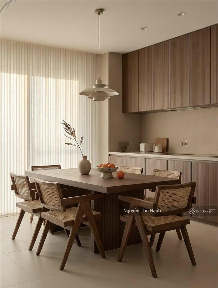 Cho thuê căn hộ cực hiếm tại aqua central 44 yên phụ, 4pn, 150m2, full nội thất.  0915 629 ***