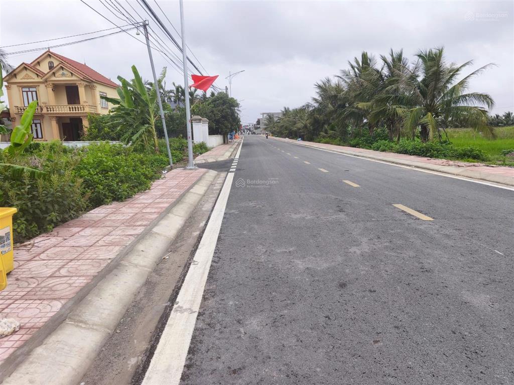 Đất sát quốc lộ 14, gần trạm dừng chân và cây xăng đi vào 100m 165 tr chủ gửi bán nhanh trong tháng