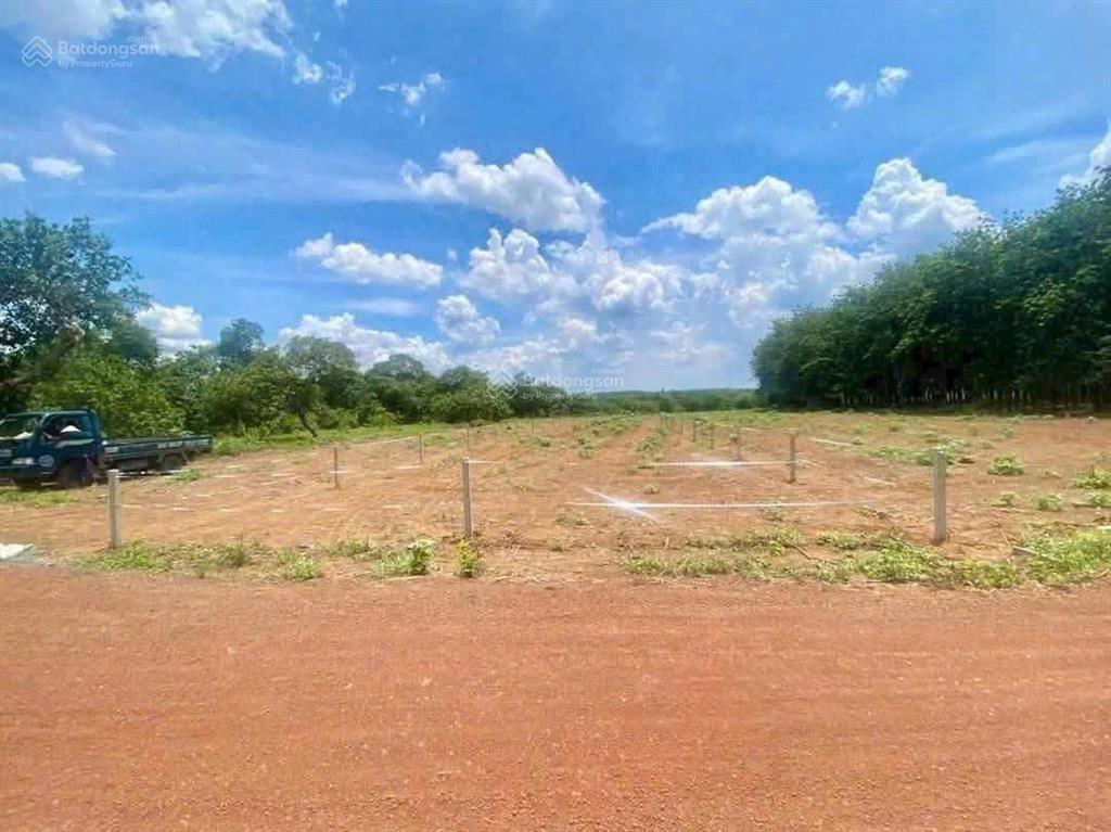 Đất 1000m2 kế bên tuyến 2 vào cổng khu công nghiệp, ngang 27m rộng rãi vuông vắn chỉ 285 triệu