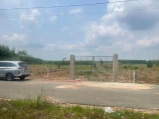 Ngang 27m bám đường, vuông vắn 1000m2. ngang rộng sau này xây được 7 căn kiot cho thuê 125 triệu