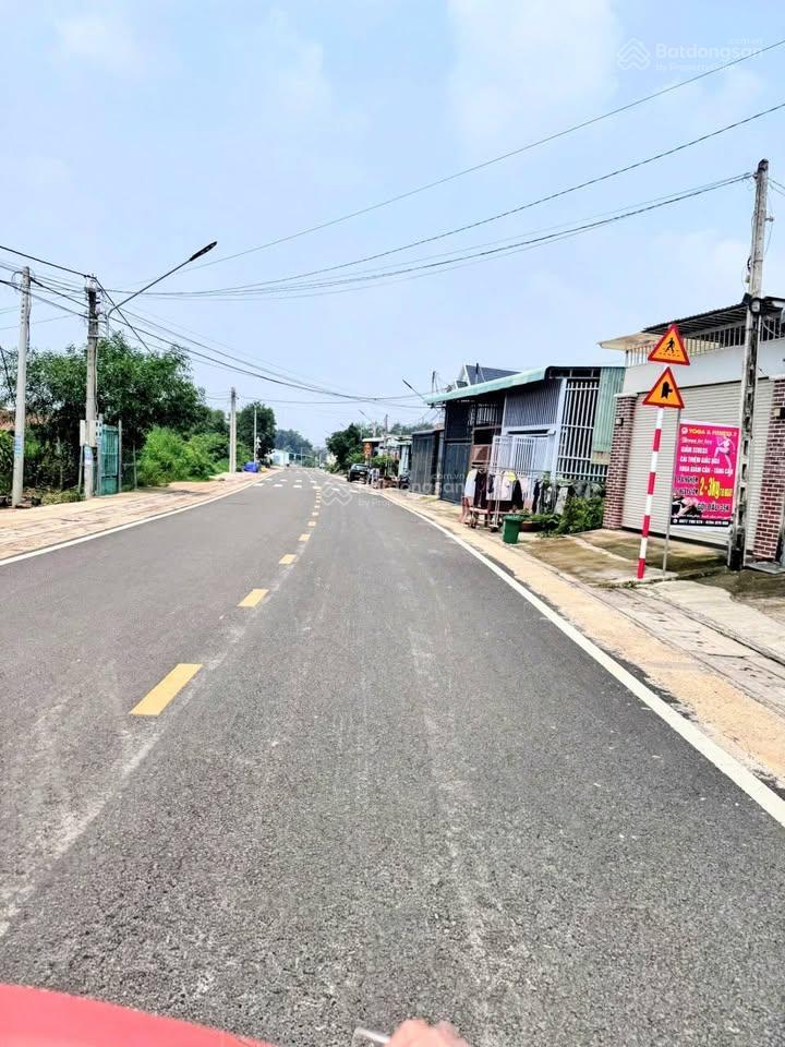 1000m2 có sẵn 500m thổ cư, dân cư đông ngay chợ, đường 32m nhựa chỉ 345 triệu bao chi phí sang tên