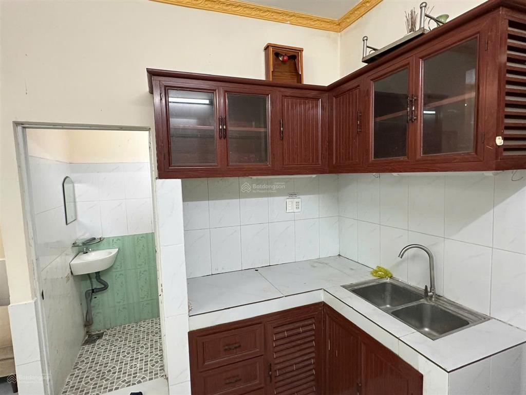 Cho thuê nhà đẹp nguyên căn đs 520 hbp