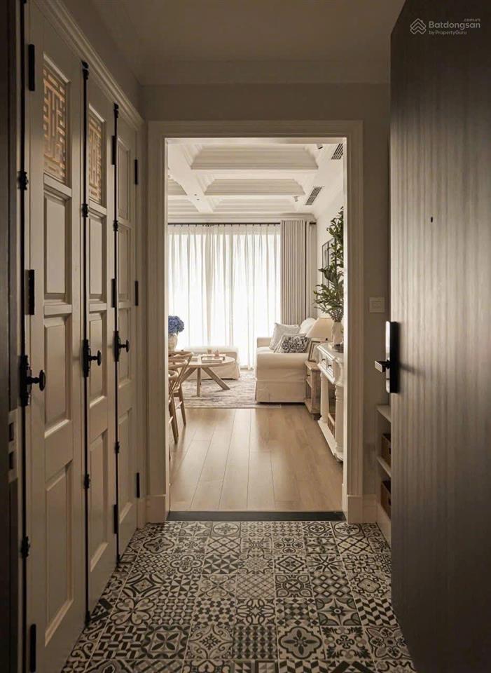 Bán gấp 2 phòng ngủ sunrise city central giá chỉ 6,5 tỉ