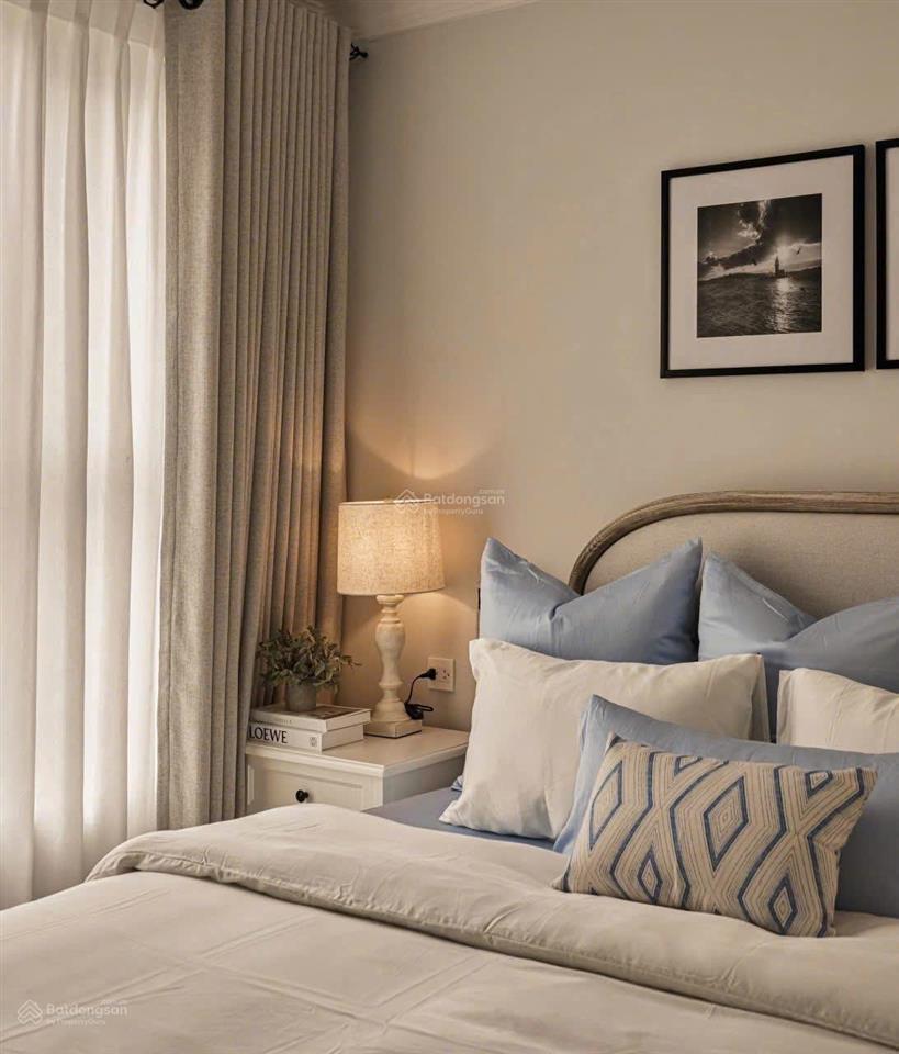 Bán gấp 2 phòng ngủ sunrise city central giá chỉ 6,5 tỉ