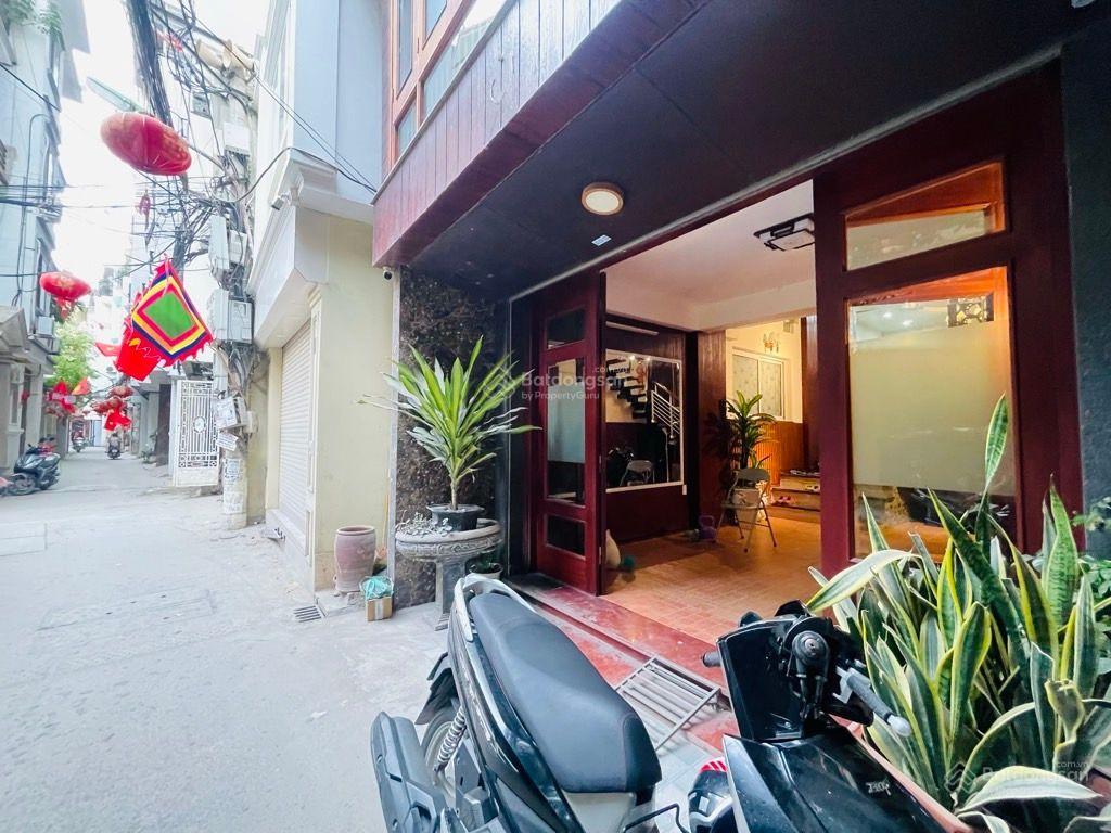 Bán nhà rất đẹp lạc long quân, ô tô đỗ cửa, tự xây tâm huyết, tặng nội thất, sổ vuông, gần hồ tây