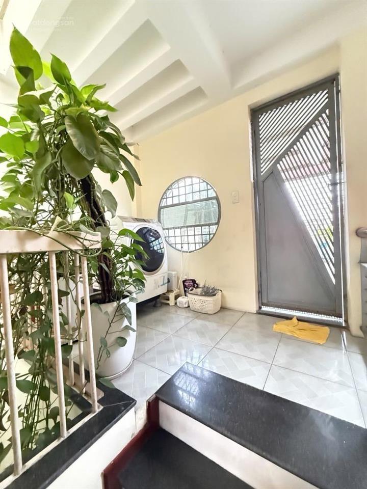 Bán nhà rất đẹp lạc long quân, ô tô đỗ cửa, tự xây tâm huyết, tặng nội thất, sổ vuông, gần hồ tây