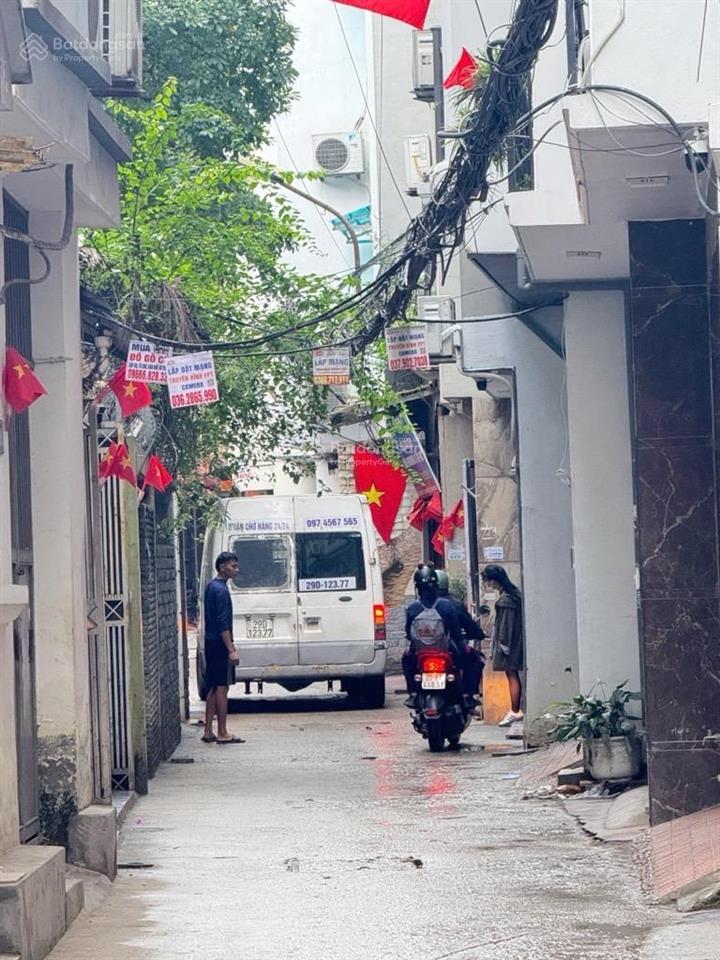 Bán nhà rất đẹp lạc long quân, ô tô đỗ cửa, tự xây tâm huyết, tặng nội thất, sổ vuông, gần hồ tây