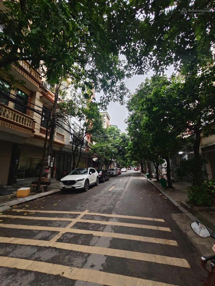 Bán nhà 5 tầng sân vườn 2 mặt phố ô tô tránh vỉa hè khu văn phú, người quen gửi bán, giá cực hợp lý