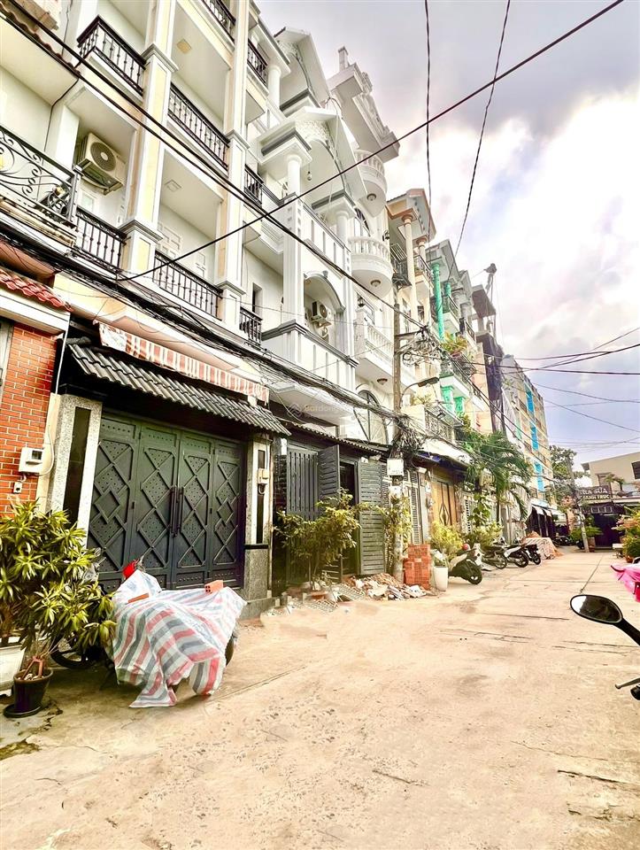 Khu cao tầng sát bên tên lửa dãy trọ 4 x 21m thu nhập 11tr/th chỉ 5t hơn.