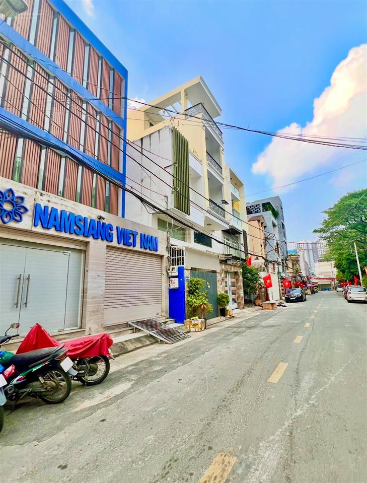 Chỉ 5.x tỷ nhà 2 tầng 4.3x13m tô hiệu gần đầm sen q11