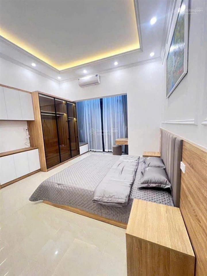 Nhỉnh 8 tỷ  siêu phẩm tôn đức thắng, đống đa35m²  5 tầngmt 4,3m 30m ra phố  nhà đẹp hiện đại