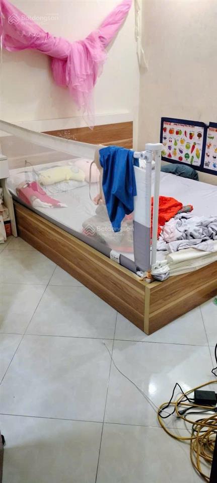 Cho thuê chung cư mini chùa láng 40m², 1pn riêng biệt, full nội thất, gần ngoại thương, giá 5,5tr