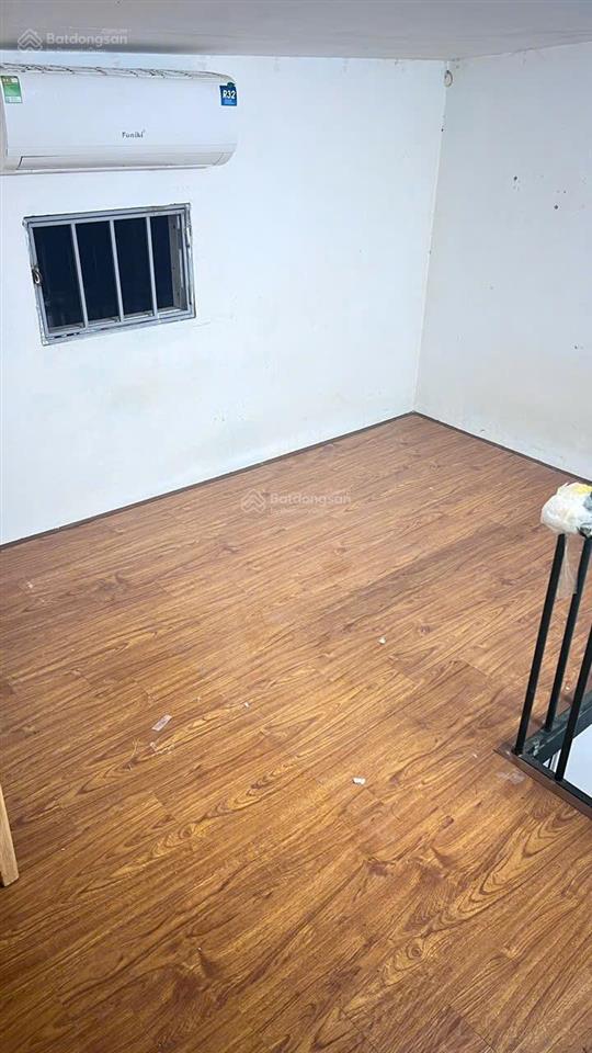 Cho thuê nhà trường chinh gần ngã tư sở, dt 18m² x 2 tầng, đủ đồ cơ bản, nhà sạch đẹp, ở ngay