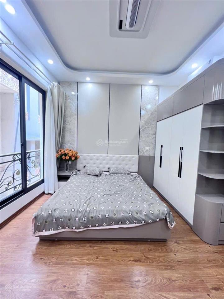 Nhỉnh 18 tỷ có nhà phân lô quân đội  hoàng văn thái  thanh xuân  53m  5 tầng thang máy