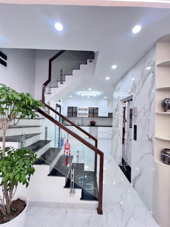 Nhỉnh 18 tỷ có nhà phân lô quân đội  hoàng văn thái  thanh xuân  53m  5 tầng thang máy