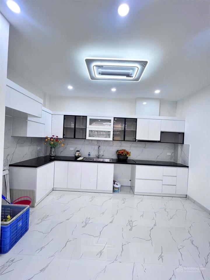 Nhỉnh 18 tỷ có nhà phân lô quân đội  hoàng văn thái  thanh xuân  53m  5 tầng thang máy