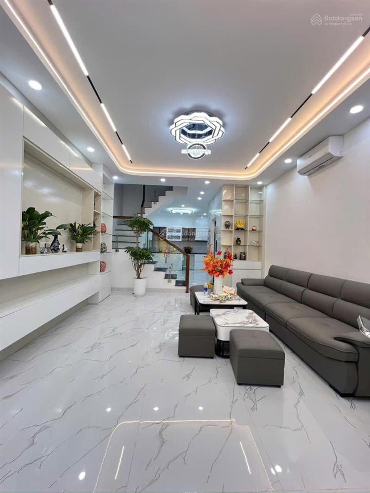 Nhỉnh 18 tỷ có nhà phân lô quân đội  hoàng văn thái  thanh xuân  53m  5 tầng thang máy