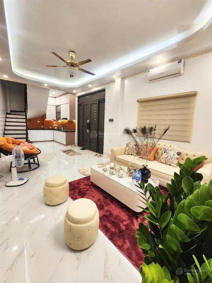 Hơn 11 tỷ cí nhà đẹp trung kính  cầu giấy  dtsd 36m  5 tầng  mt8m  vị trí đẹp  full nội thất
