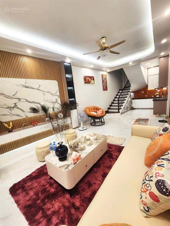 Hơn 11 tỷ cí nhà đẹp trung kính  cầu giấy  dtsd 36m  5 tầng  mt8m  vị trí đẹp  full nội thất