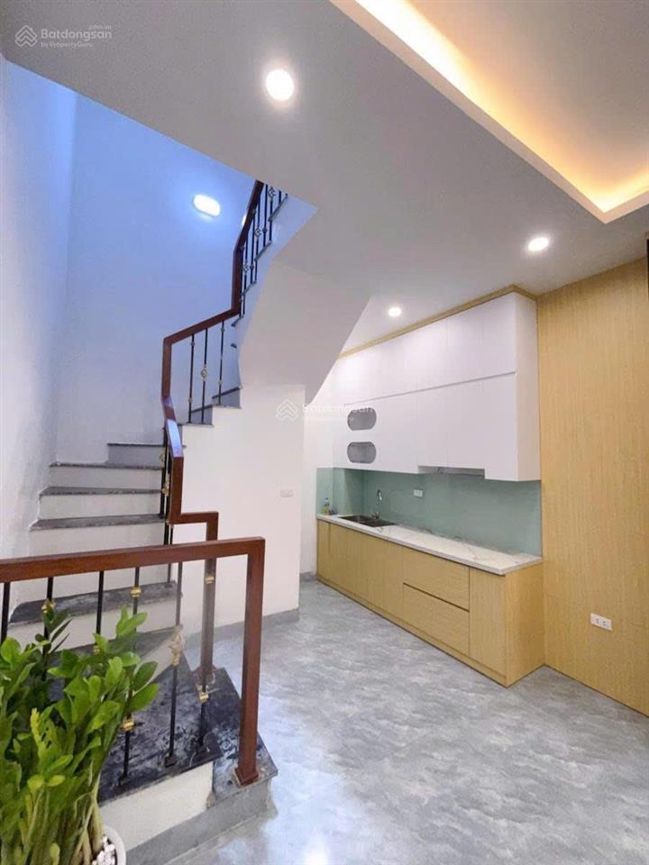 8.x tỷ có nhà đẹp  ngã 5 ô chợ dừa  đống đa  29m 4 tầng  mt3,7m  vị trí đẹp gần phố
