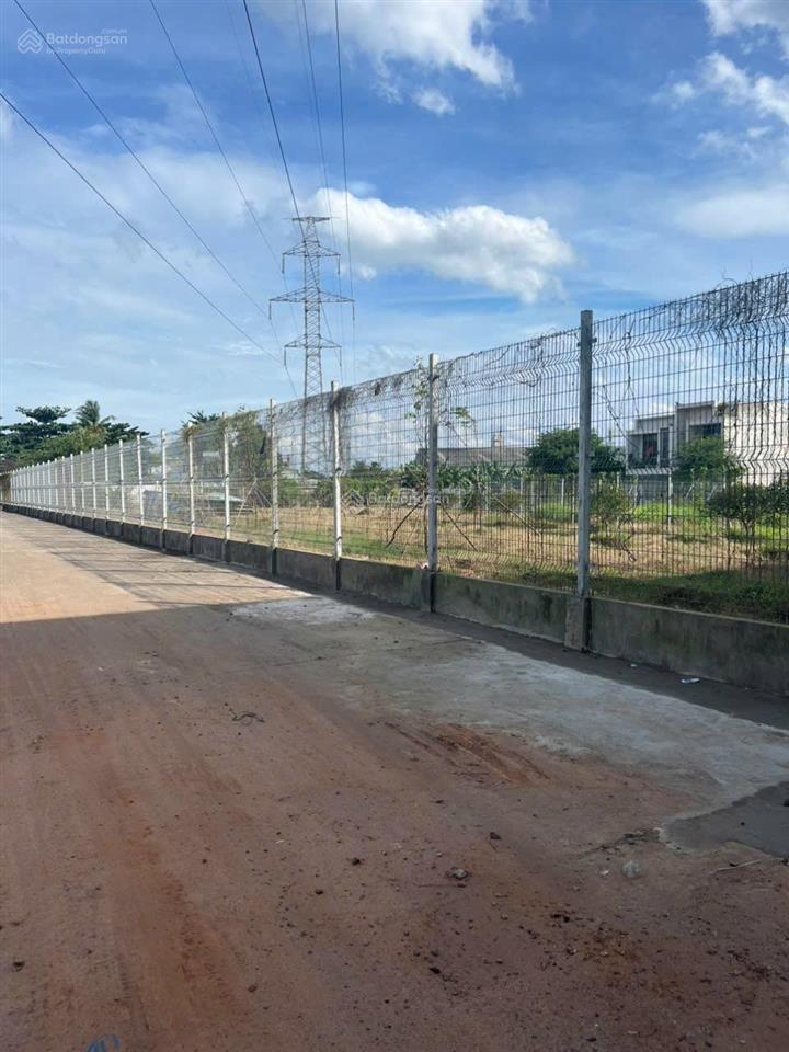 Cho thuê nhà nguyên căn có đất trống 2300m2 mặt tiền đường ql51